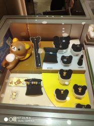 -六福珠寶(巴黎春天五角场店)