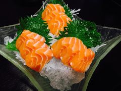 三文鱼刺身-春草居酒屋·晴子の店