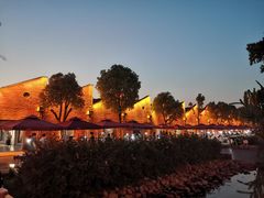 -胡桃里音乐餐厅(陶溪川店)(川湘赣菜·世界百大酒庄直供红酒·音乐表演)