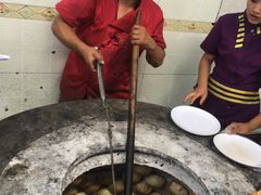 -玉龙喀什有名爱可德木烤包子