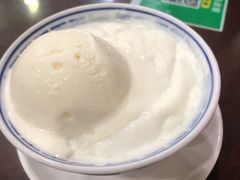 双皮奶加雪糕-仁信老铺甜品(北京路店)