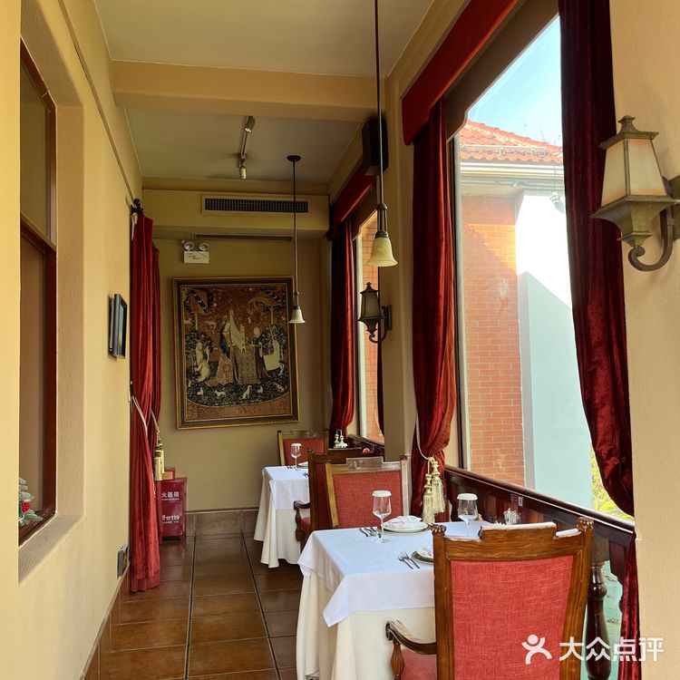 橘子洲里氛围感十足的法式餐厅