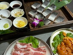 -围炉肉舍丹东海鲜烤肉·烤活鳗(步行街店)
