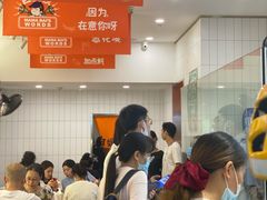 等位区-白妈螺蛳粉(白云万达店)