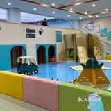 游泳让孩子的身体更壮实。