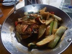 -芦茨金富饭庄·25年老字号·专做稻草鸡
