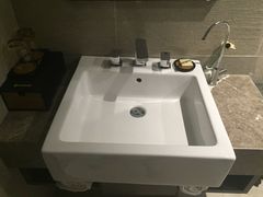 -如家精选酒店(兰州张掖路西关地铁站中山桥店)