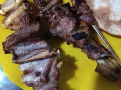 -烤肉小伙烤肉店