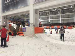 -乔波室内滑雪场
