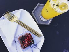 -UNI UNI(环亚凯瑟琳店)