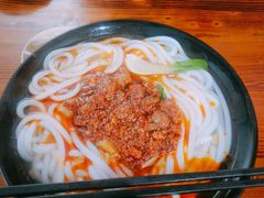 -丽虹云南过桥米线(兴工街店)