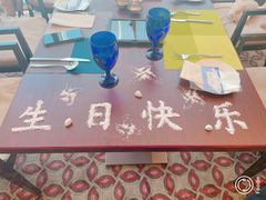 -香格里拉鱼跃地中海西餐厅·牛排披萨