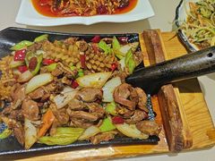 -老码头黑皮肘子锅包肉(赣水路店)