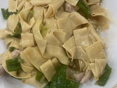 -鹤乡东北菜(崮山路店)