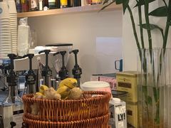 -WOW coffee