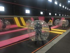 -嘿哟动霸CHUA·新潮玩运动娱乐中心·蹦床滑冰团建乐园