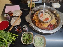 -洞亭火锅(防空洞总店)