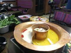 莼菜蹄花鲜辣锅-老诚一锅羊蝎子(黄寺大街店)