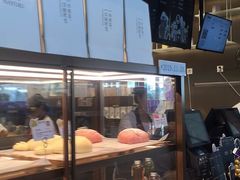 面包甜点陈列柜-奈雪的茶(深圳北站店)