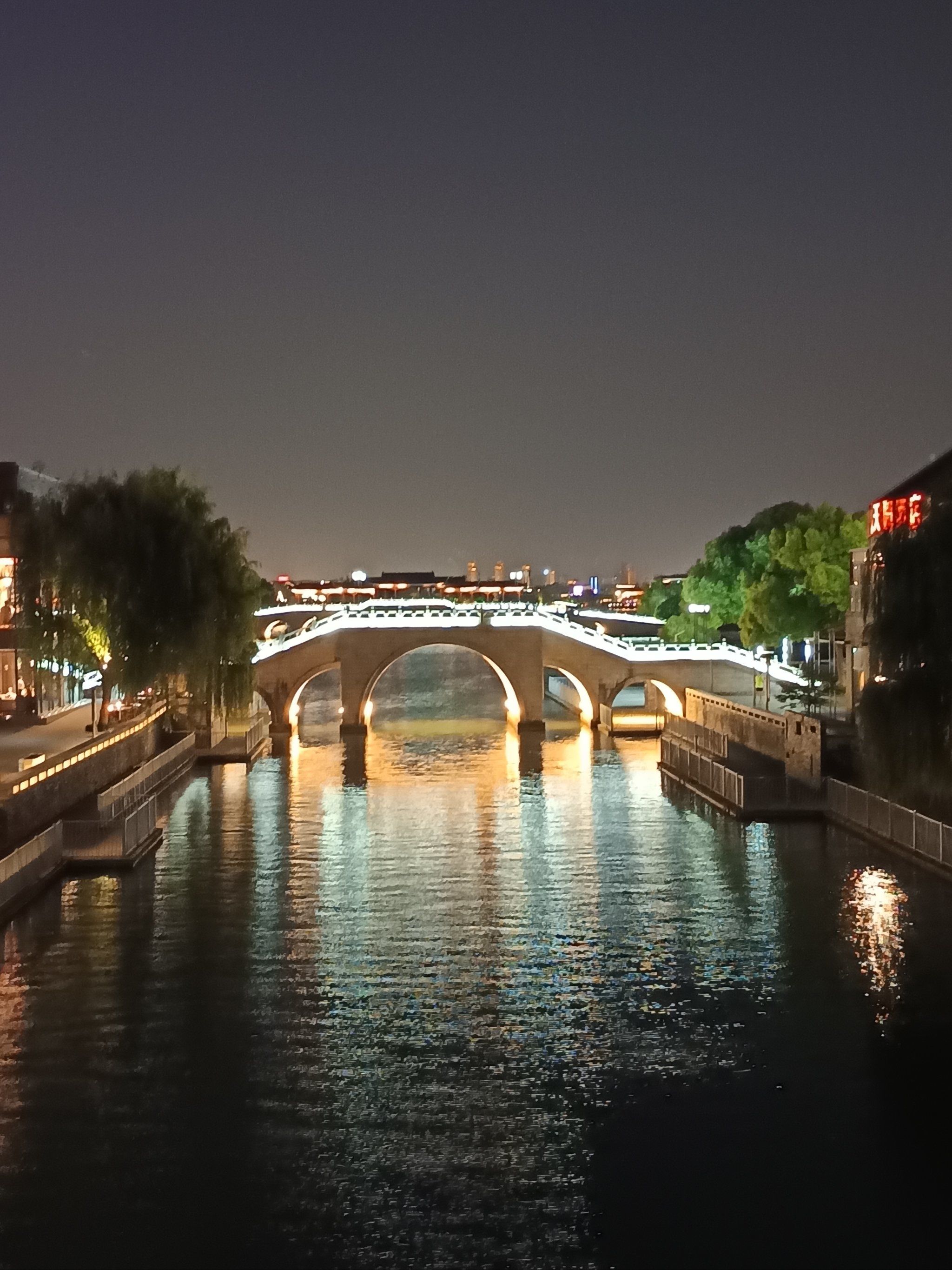 拼图挑战赛 #天天领红包 #0元玩转这座城 
晚上李公堤的夜景灯光10