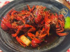 -肥肥虾庄·金牌油焖大虾(汉街SKP店)