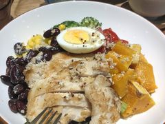 -POKEE VIA&Brunch·维娅(重庆来福士店)