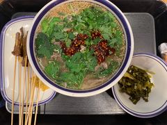 -云阿蛮云南生烫牛肉米线(奉贤路店)