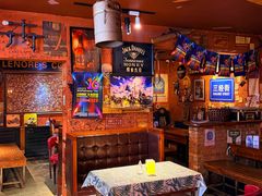 -丽纳尔斯酒吧咖啡LENORE’S BAR(三经街店)