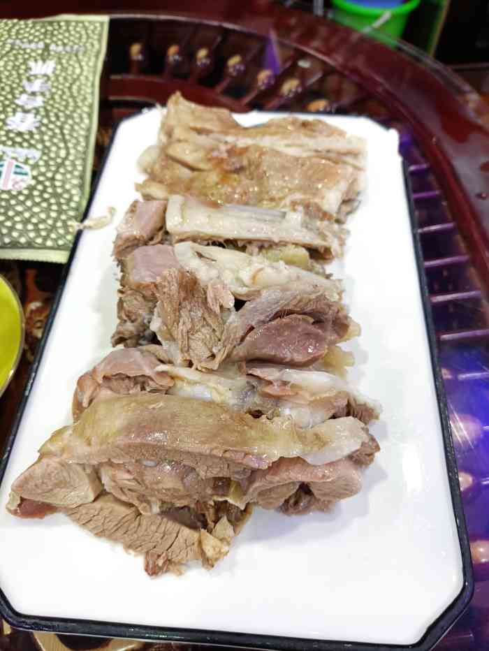 清真·春台手抓(总店)-"[薄荷]环境:环境中规中矩吧 [服务铃.