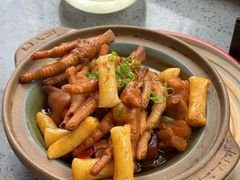 砂锅焗猪蹄凤爪-吕氏焗小鲜•海鲜青岛菜(八大关店)