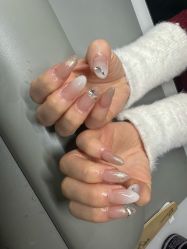 -小黑瓶美甲美睫