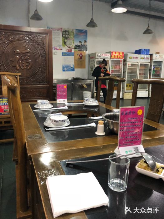 龙顺园麻辣香锅(机场店)大堂图片