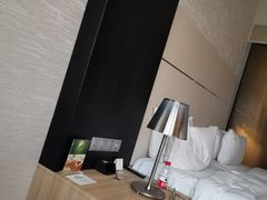 -上海虹桥西郊假日酒店