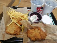 -花栗创意手工馆·小戏拼豆店