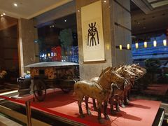 -铂逸梦秦酒店(横店梦幻谷店)