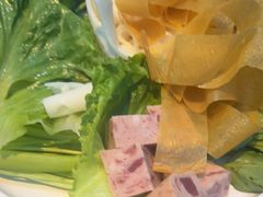 -唯爱KTV聚会餐厅(仙林东城汇店)