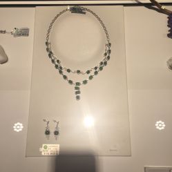 -北京七彩云南翡翠珠宝旗舰店(月坛店)