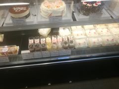 面包甜点陈列柜-红宝石·鲜奶小方·海派西点房(浦三店)