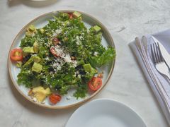 羽衣甘蓝牛油果沙拉-the rug 飞毯 (朝阳公园店)