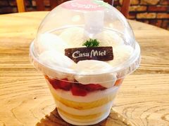 草莓鲜奶杯-可莎蜜兒(学林街店)