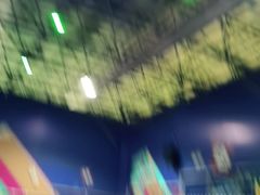 -爱蹦iBOON蹦床运动馆(江汉店)
