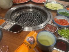 -明洞阿姨·韩式酱蟹烤肉·创意料理(三元桥店)