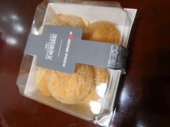 淡奶油泡芙-华荣西饼屋(榕江店)