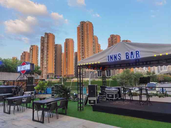 inns bar 音乐酒吧餐厅"跟着朋友一起来的 没想到环境餐品都超棒.