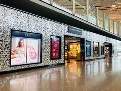 -日上免税店(三径路t3店)