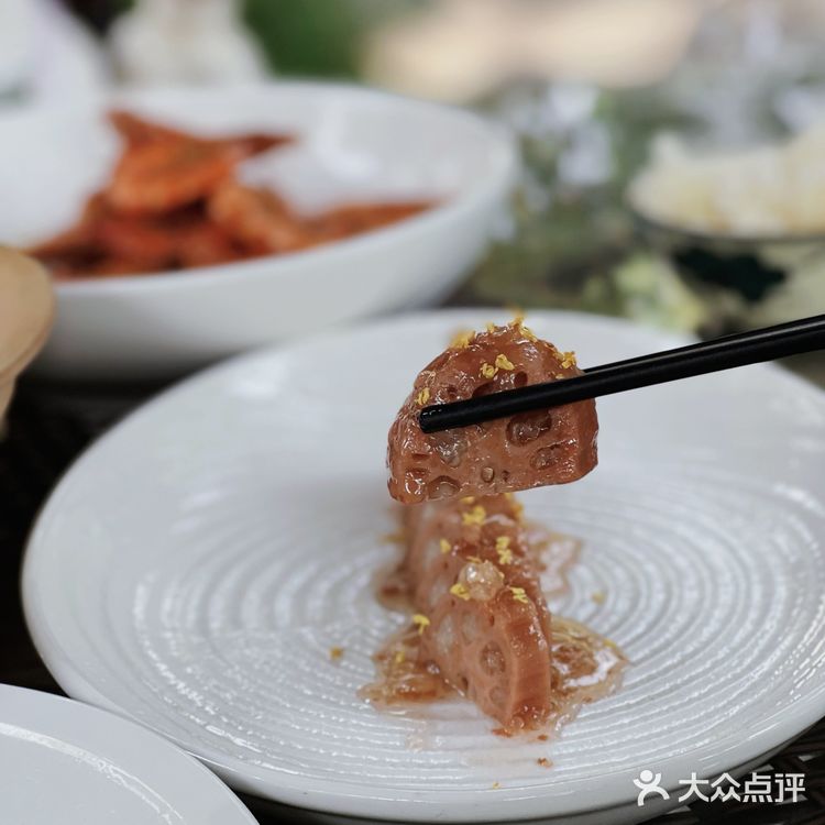 周末游玩好去处，竹林深处的竹园里