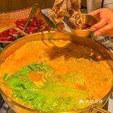 暖冬来一口酸汤锅，这体验绝了
