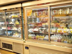 面包甜点陈列柜-嘉华饼屋JOY BAKERY(南屏街店)