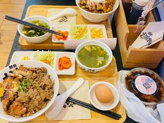 大碗过瘾双拼-熊吞·大碗丼烧肉饭(西市场嘉华店)