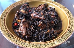 Pickled Vegetable Stewed Chicken Feet